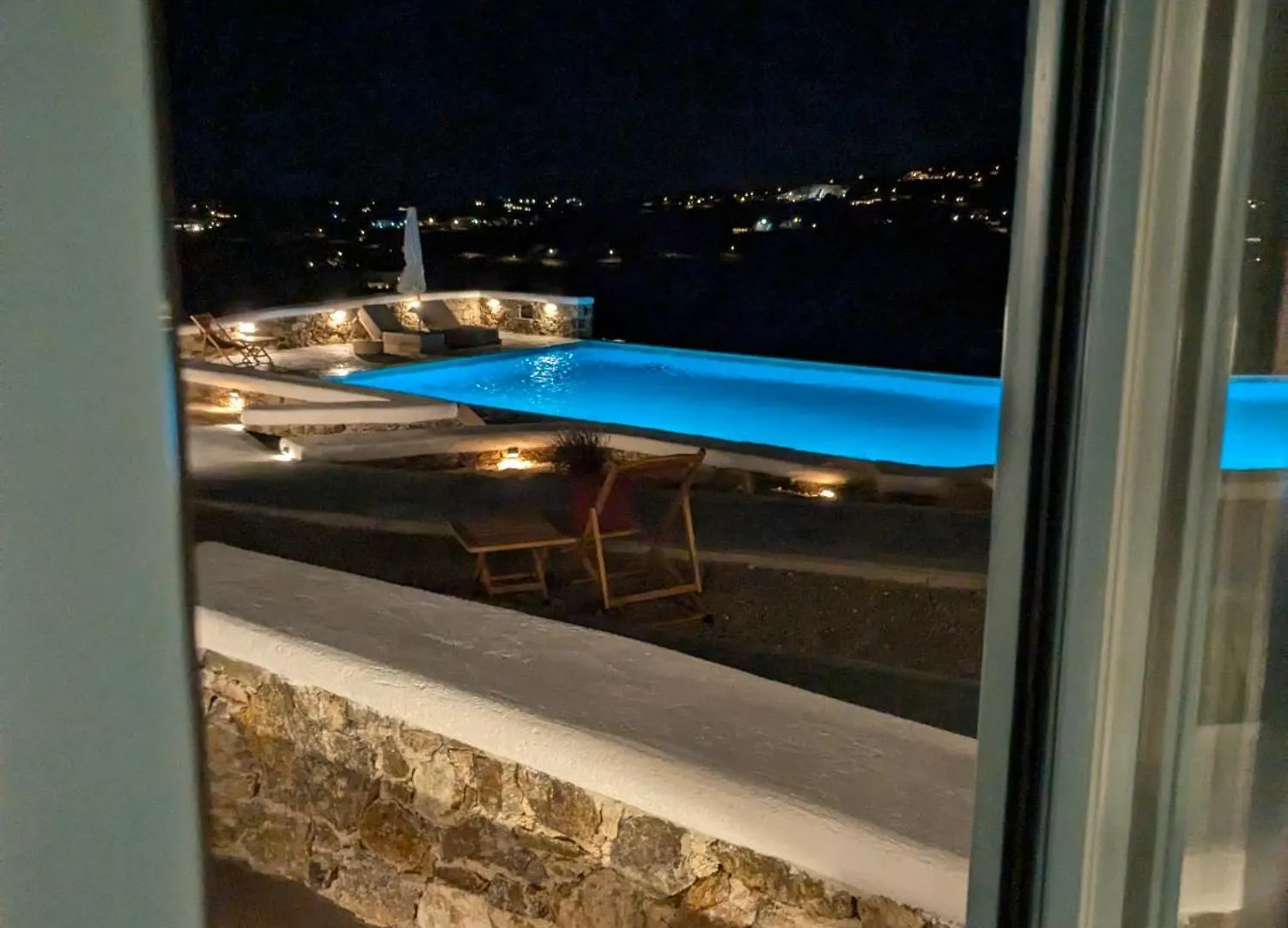 Thronos Suites Ano Mera 0*,  Griechenland