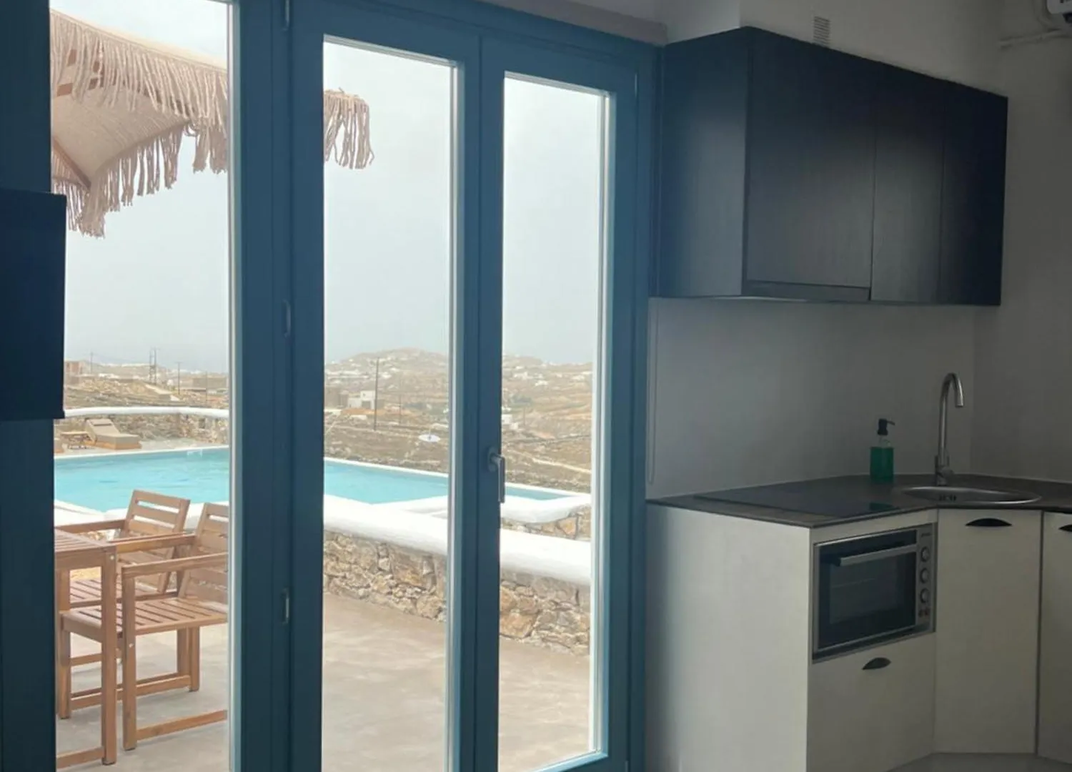 Thronos Suites Ano Mera Daire