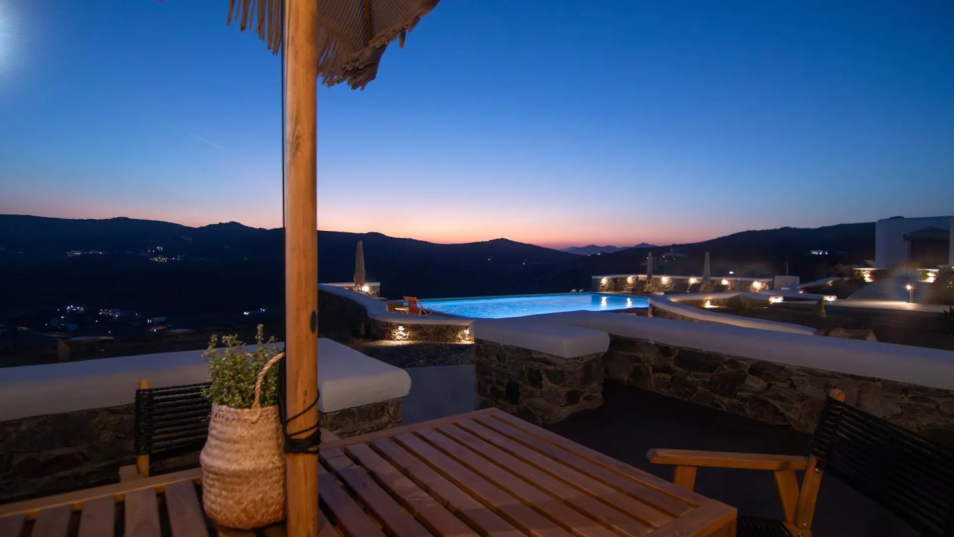 Daire Thronos Suites Ano Mera
