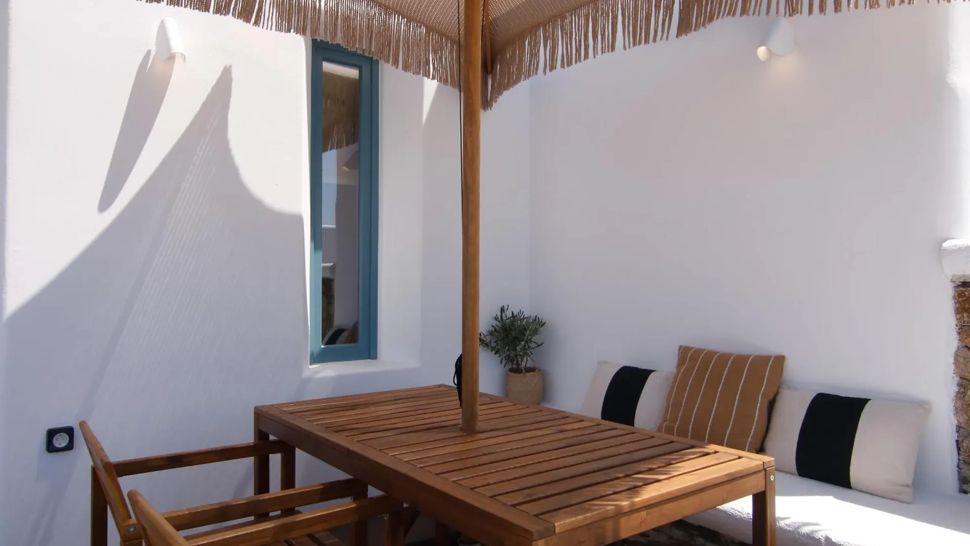 Thronos Suites Ano Mera Daire