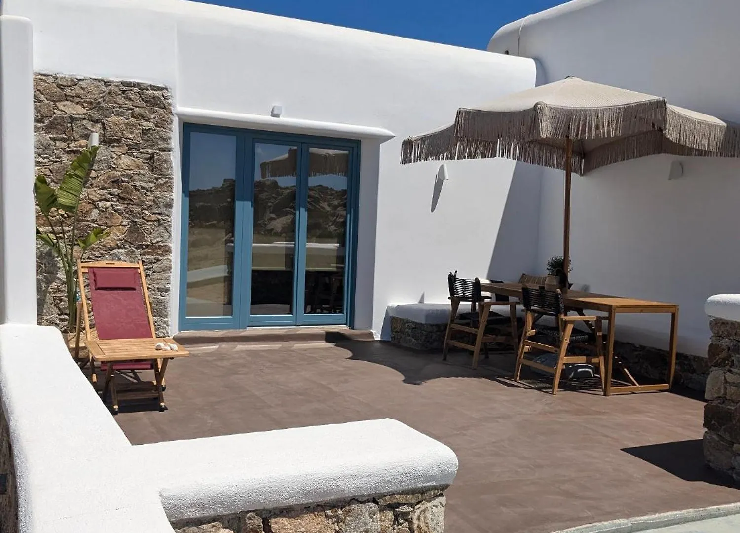 Thronos Suites Ano Mera 0*,  Yunanistan